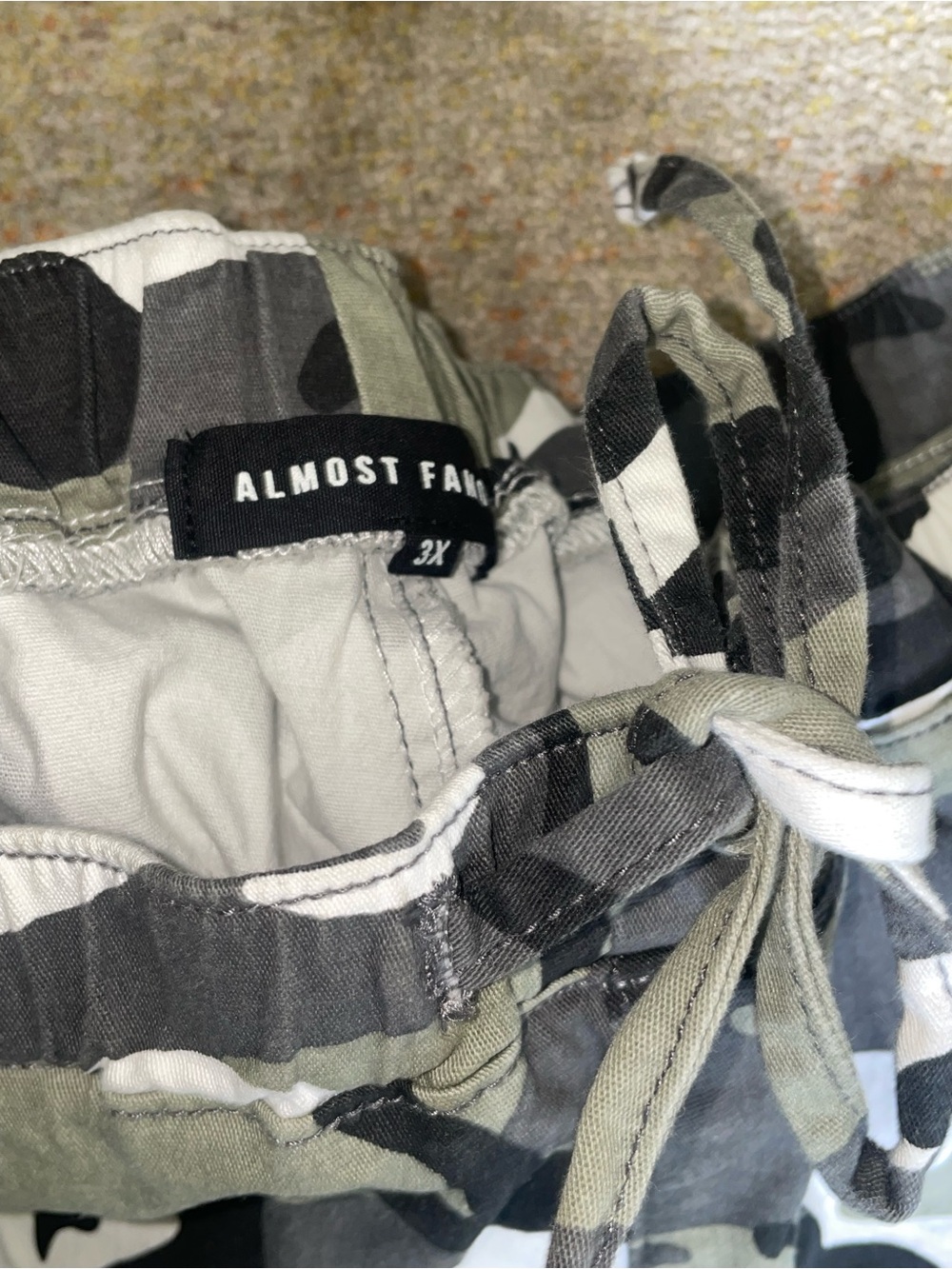 Almost Famous Women Camo Joggers - Gray & Green 3x plus Size 3x - Picture 4 of 9